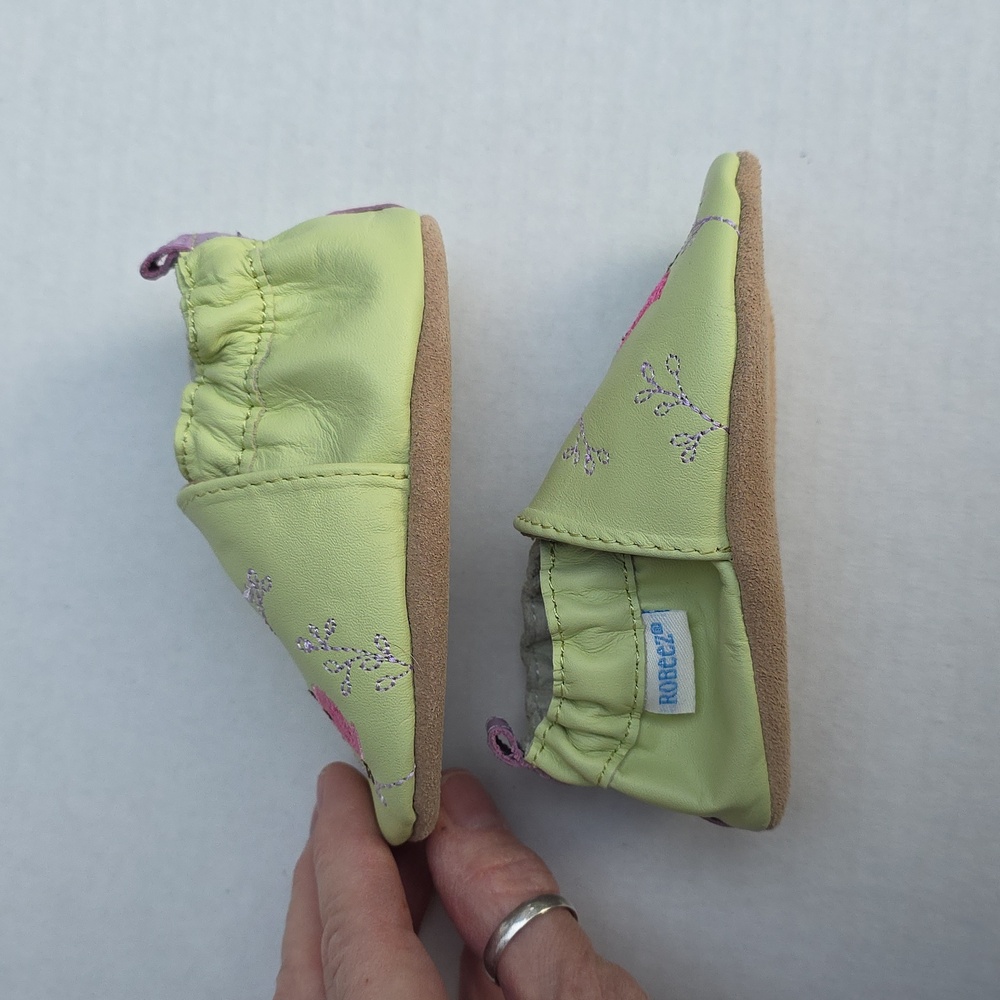 Robeez Perched Pals Lime Green Soft Sole Baby Shoes Pink and Lavendar Birds - Picture 4 of 8